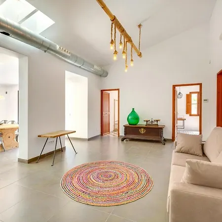 Villa Palma, Establiments Palma de Mallorca